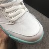 Air Jordan 5 “Light Aqua”aj5冰蓝白糖🍬鞋身采用柔软的白色荔枝皮打造，中底湖水绿衬托。鞋舌与中底细节辅以亮眼橙色点缀，活泼又俏皮！整体表现不仅质感上乘，清新脱俗的视觉表现 商品缩略图2