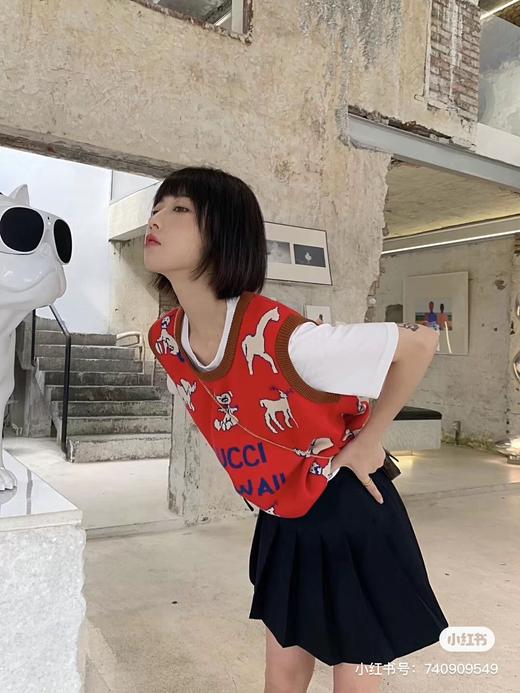 点此购买 GUCCI女款动物世界V领针织背心 曾153465 商品图4