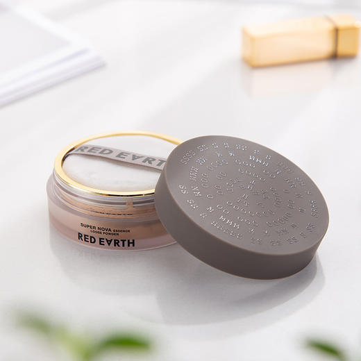 红地球草本养肤散粉 | 抹上一层,油光少了,皮肤白净气色好