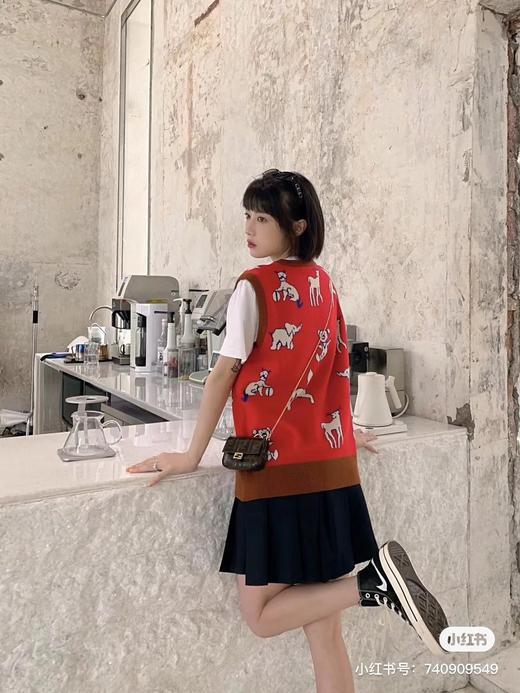 点此购买 GUCCI女款动物世界V领针织背心 曾153465 商品图6