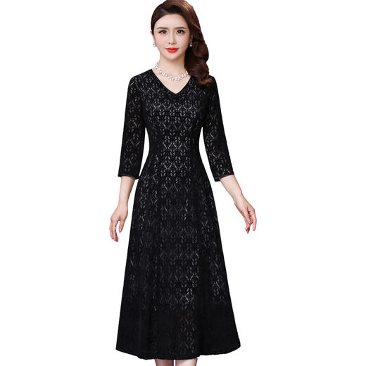 WXY-W-A6-19256W新款秋镂空蕾丝法式复古黑色V领轻熟裙子 商品图2