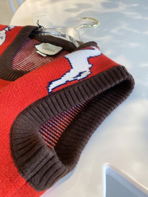 点此购买 GUCCI女款动物世界V领针织背心 曾153465 商品图10