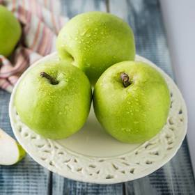  丰泽翠冠梨新鲜上架 感受盛夏清甜滋味 