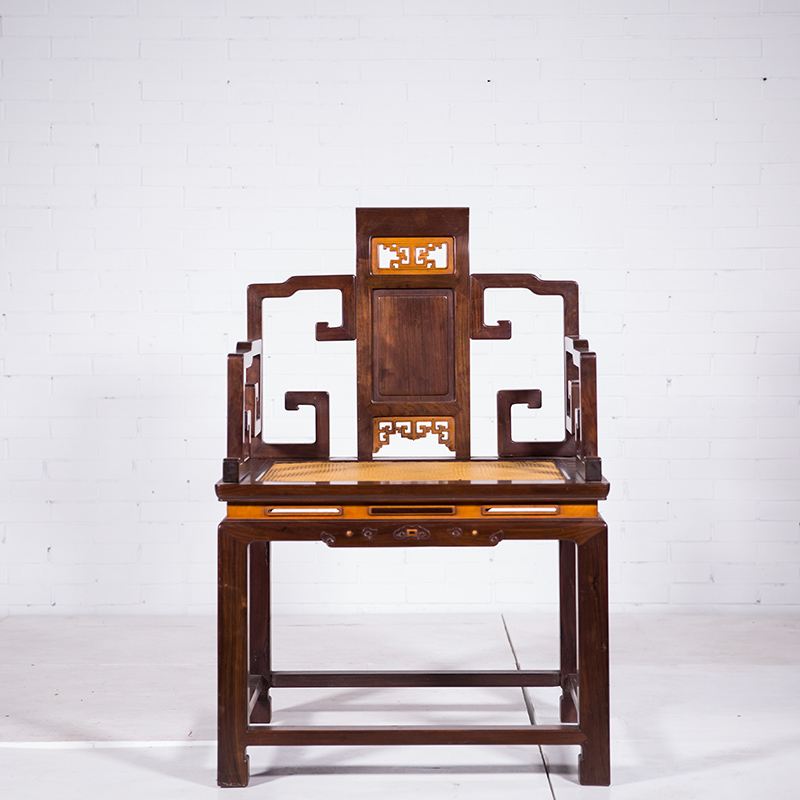 清代 红木镶黄杨拐子纹扶手椅成堂(四椅两几) - 明清家具研习社