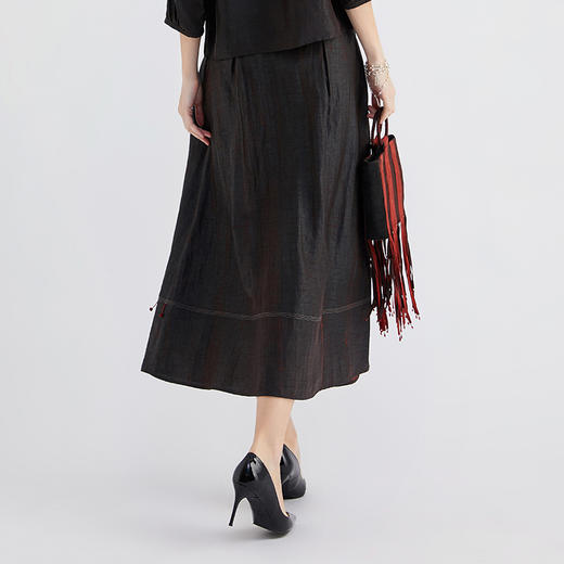 TANGY Collection/天意2020秋季新品精美中国钮流苏莨绸女士半裙 商品图2