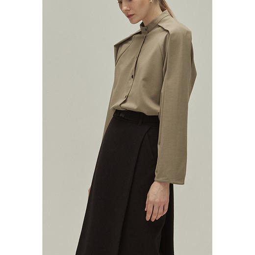 Viktoria Chan | AW2009 Arya Box Shirt [ 卡其绿上衣 ] 商品图5