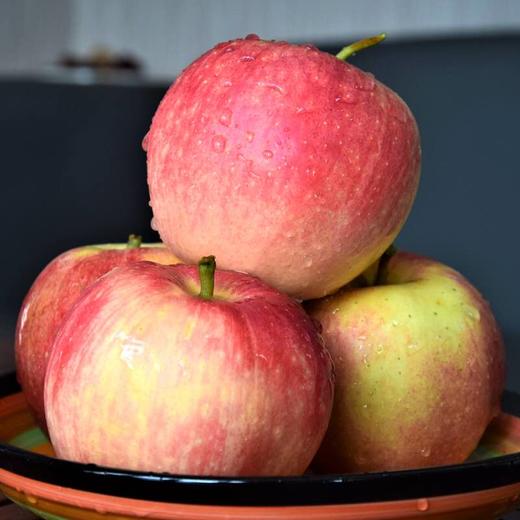 新疆阿克苏嘎啦苹果8斤/件【家庭装70-80mm / 特级果>80mm） 商品图0