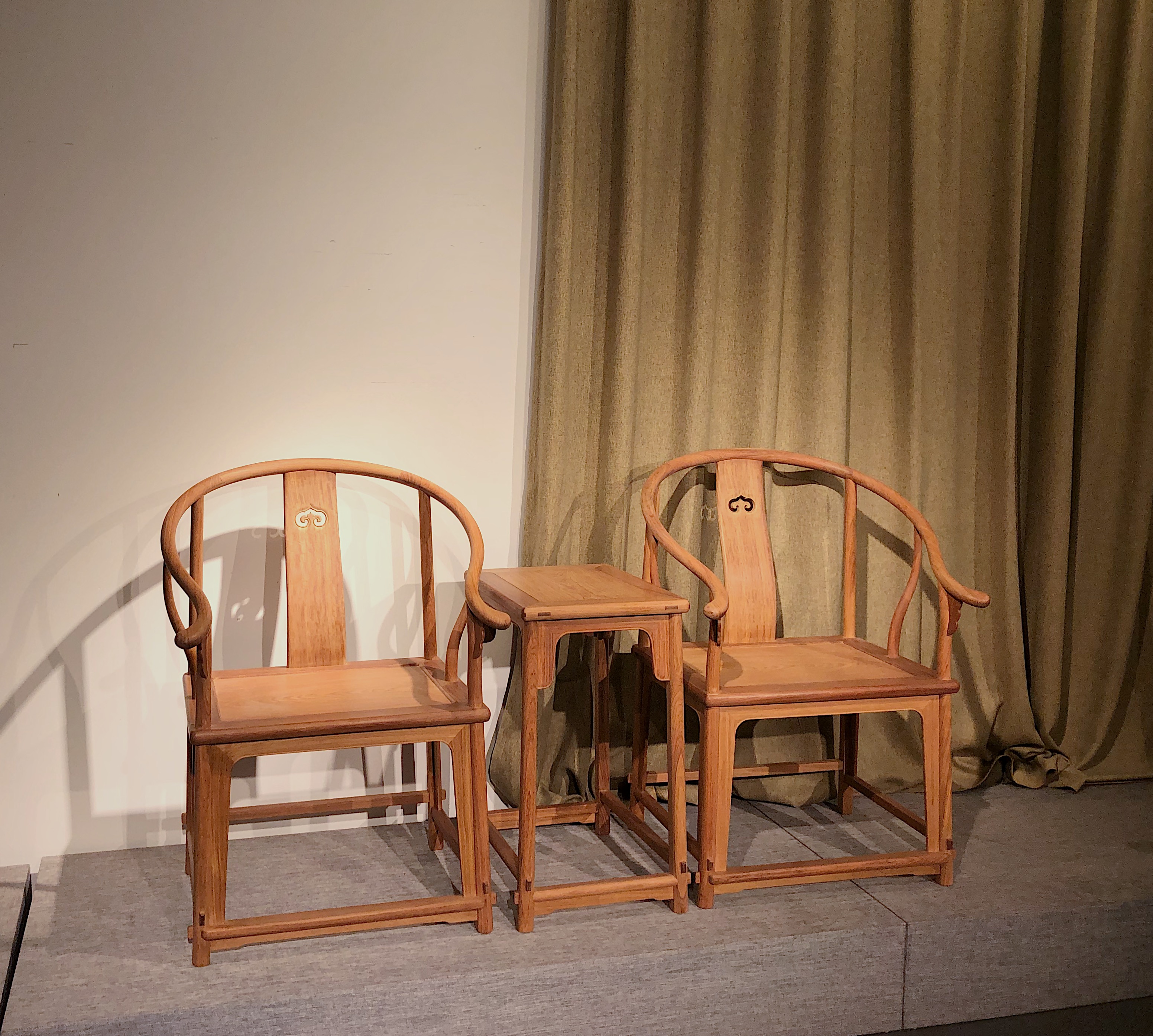 红桥红家具严选缅甸花梨大果紫檀如意纹素面圈椅三件套