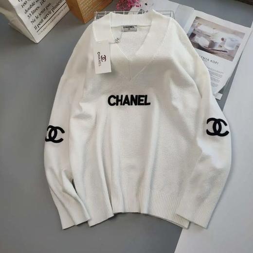 chanel/香奈儿V领两色针织衫！！一件针织衫让你整个搭配质感upup起来! 商品图7