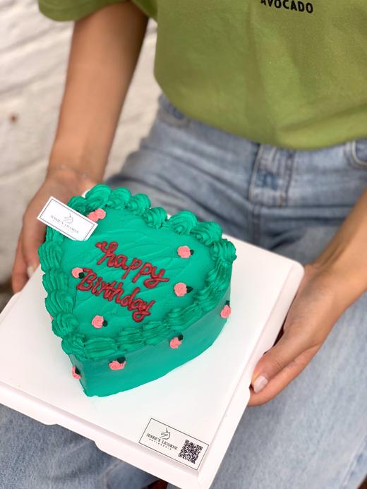 心形复古裱花生日奶油蛋糕 商品图0