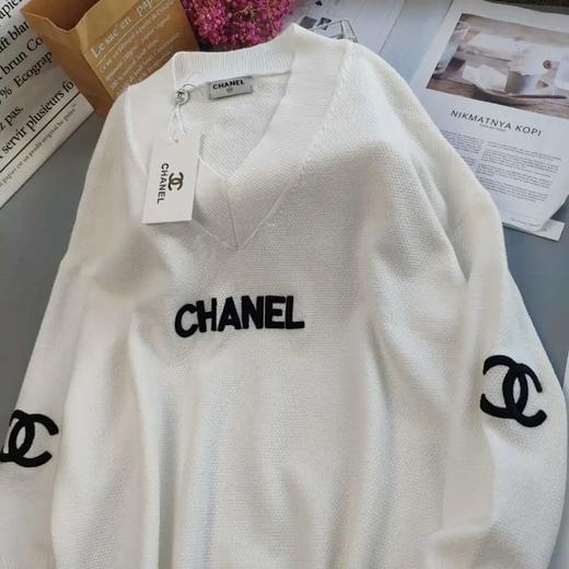 chanel/香奈儿V领两色针织衫！！一件针织衫让你整个搭配质感upup起来! 商品图8