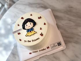手绘白雪公主宝宝生日奶油蛋糕