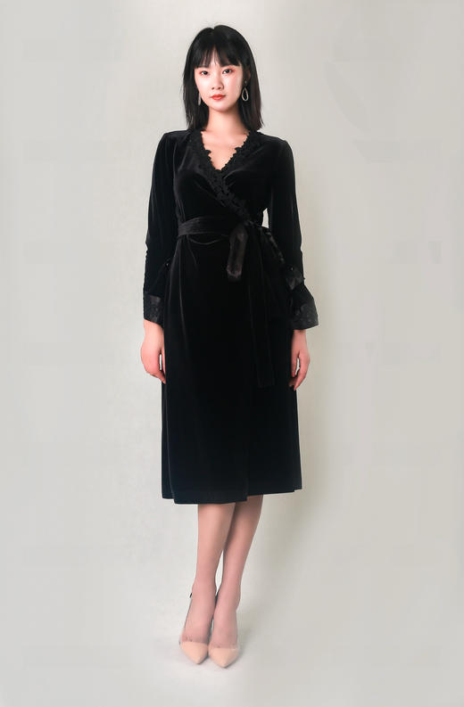 贴花装饰领斜抄连衣裙 商品图0