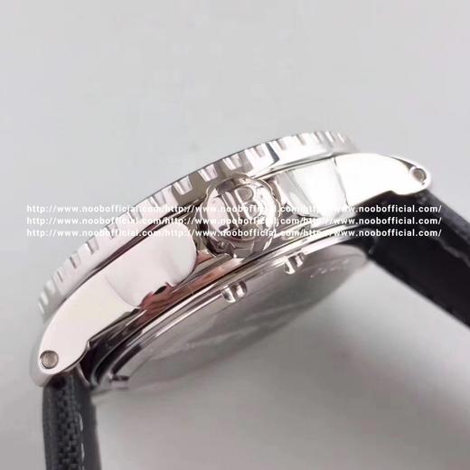 N厂宝铂五十噚 据说是所有潜水表的鼻祖。 说到潜水表大家的第一反应可能想到的是水鬼，其实不然，早在1952年宝珀就推出 商品图12