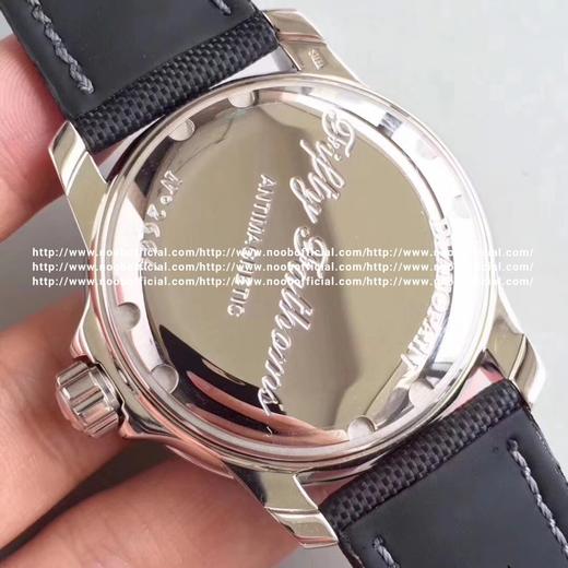 N厂宝铂五十噚 据说是所有潜水表的鼻祖。 说到潜水表大家的第一反应可能想到的是水鬼，其实不然，早在1952年宝珀就推出 商品图10