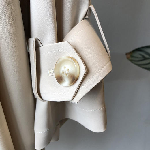 【走路带风既视感】韩国绒垂感风衣 上身显气质 双排扣 大翻领利落  不变形不起球 入手惊艳 商品图5