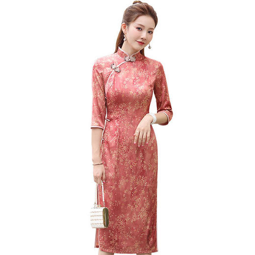 XGT-Q2304新款优雅气质立领中袖缎面提花中长款旗袍 商品图4
