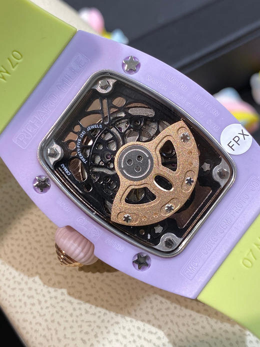 理查德·米勒 RichardMille 珐琅棉花糖 
最新爆款 bon bon系列最稀有的作品！克服传统工艺打破模式！ 商品图5