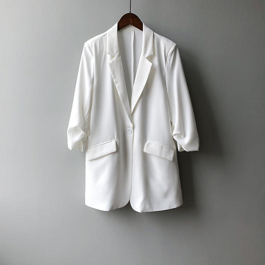 【夏日也能穿的西装】 单面麻面料 手感冰凉爽滑 不易皱好打理 七分袖设计 休闲利落 3色可选 商品图5