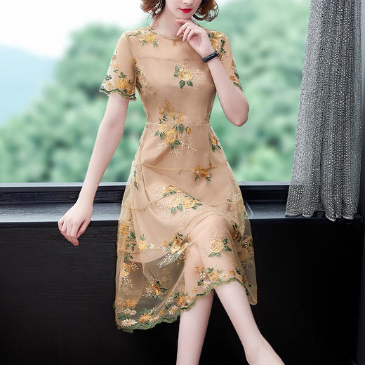 DMZZ-000蕾丝新款法式小众复古宫廷风刺绣收腰长裙 商品图0