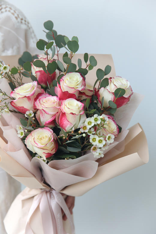 提前一周预订厄瓜多尔甜心玫瑰花束