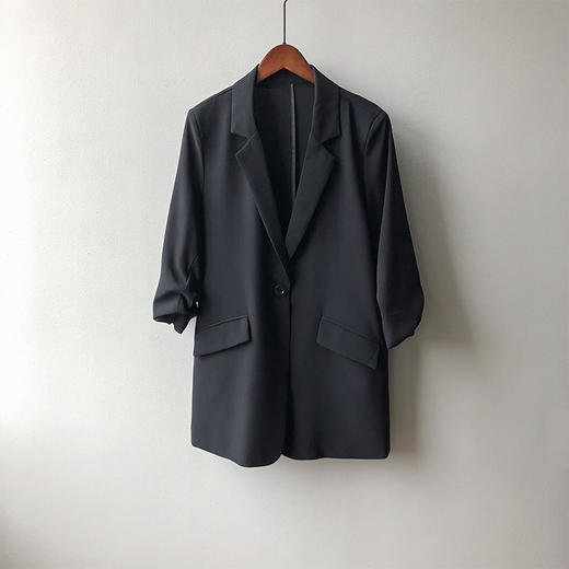 【夏日也能穿的西装】 单面麻面料 手感冰凉爽滑 不易皱好打理 七分袖设计 休闲利落 3色可选 商品图4