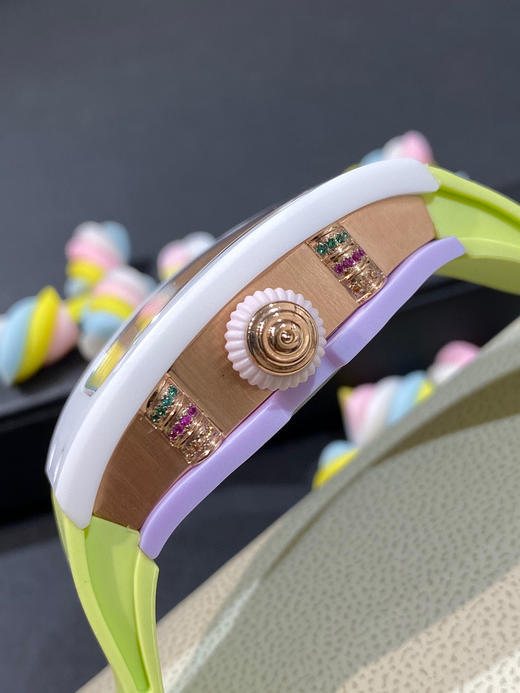 理查德·米勒 RichardMille 珐琅棉花糖 
最新爆款 bon bon系列最稀有的作品！克服传统工艺打破模式！ 商品图4