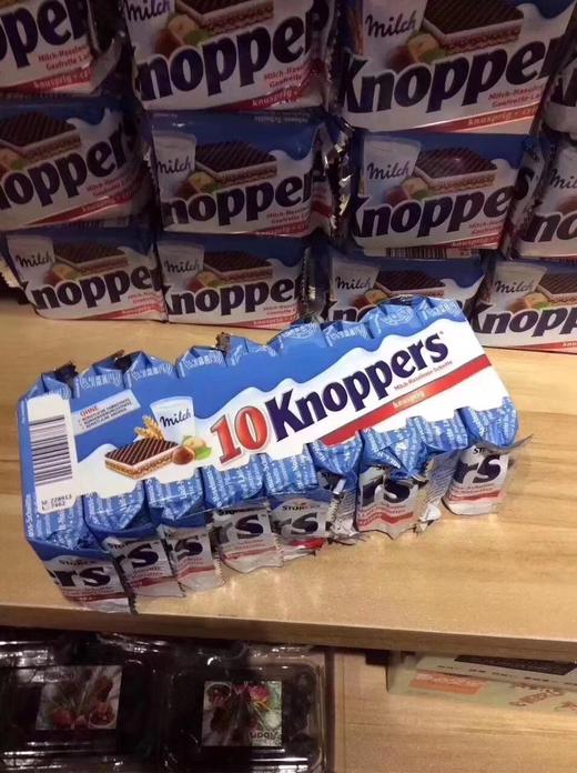 Knoppers巧克力榛子威化饼干 商品图0