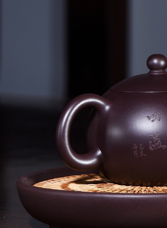 【堆绘西施】泥料:老紫泥 容量:270cc 作者:庄丽(实力派)