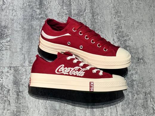 夏日冰爽 可口可乐‼️ Kith 主理人 Ronnie Fieg 曝光 Kith x Coca-Cola x Converse Chuck 70 Low 依旧是熟悉的配方 依旧是三方联名！ 商品图0