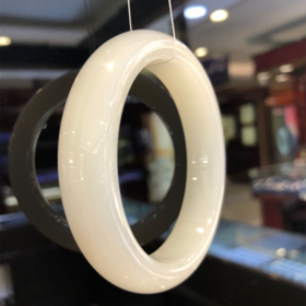 南1宝瑞源和田白玉手镯