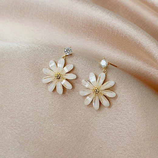 【38元3件任选】小雏菊耳饰清新花朵款夏季小巧耳环气质耳坠简约耳钉