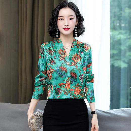 YH-4.a00-791935新款气质V领百搭绸缎小衫 商品图1