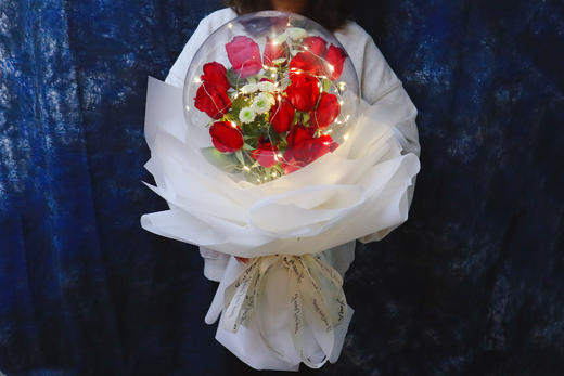 守望挚爱----高档波波球19支玫瑰花束三选一 商品图0