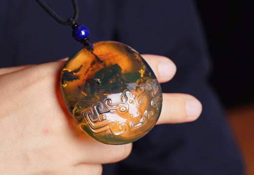 兽面·墨西哥蓝珀2A随形雕件吊坠 特价 商品图2