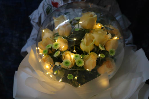 守望挚爱----高档波波球19支玫瑰花束三选一 商品图7