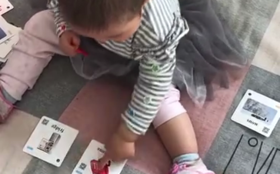 小贝壳  和妈妈一起指认