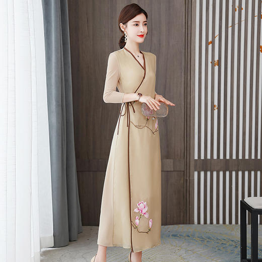 XYX-9175汉服长裙V领修身气质玉兰刺绣桑蚕丝连衣裙 商品图3
