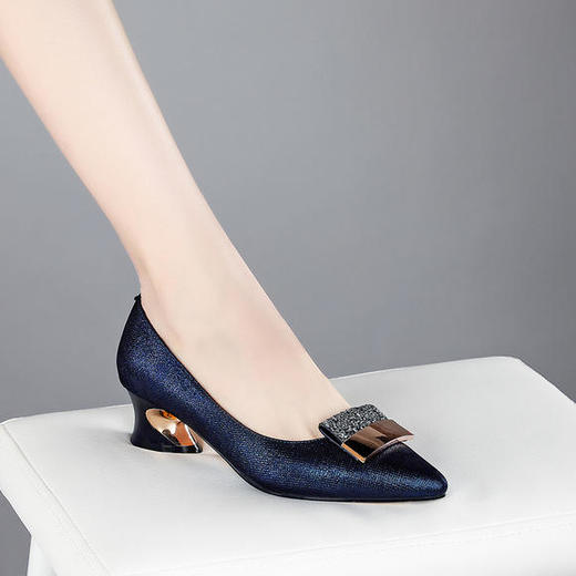 OLD-6613新款时尚气质百搭真皮尖头水钻浅口粗高跟鞋 商品图1