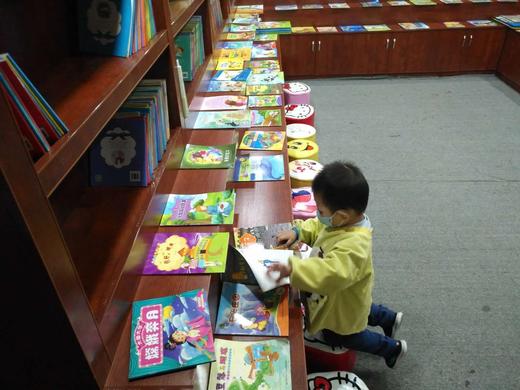 两岁三个月的禾禾和妈妈的绘本互动～ 商品图0