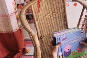 两岁四个月的禾禾读英文绘本会回答问题啦