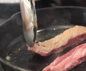 同样是煎锅，为什么这口煎锅会这么溜？