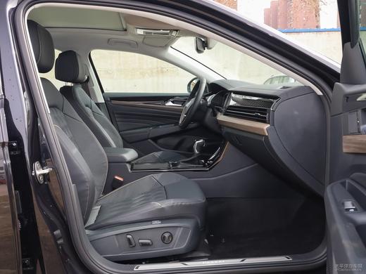 5座轿车（帕萨特等级别车）日租服务（含司机） 商品图2