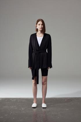 前褶皱拼接西服