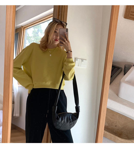 老米优品 / A妹穿的！棉花糖触感的卫衣~~短款奶油色系卫衣~超显腿长哟！7个色哦！T200822A 商品图2