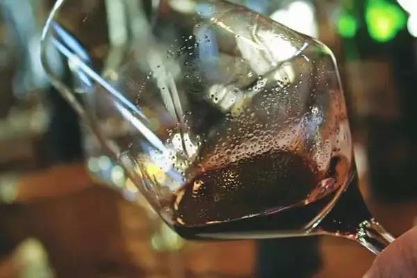 虽然有点“渣”，但依旧是瓶好酒