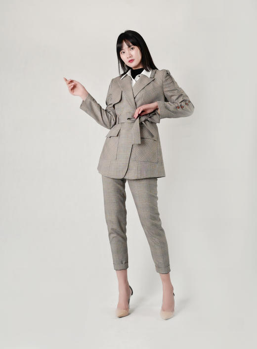 双排扣毛边袖西服套装 商品图4