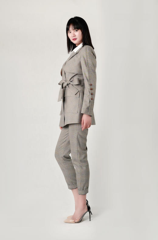 双排扣毛边袖西服套装 商品图1