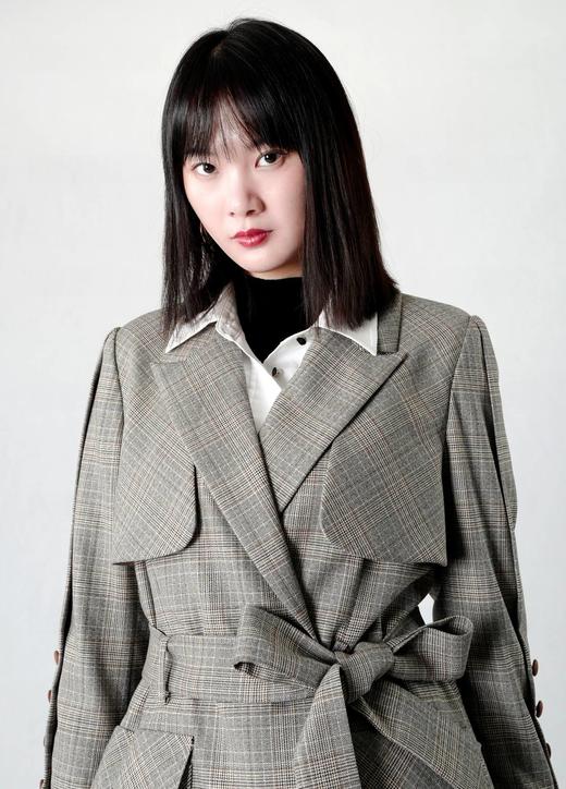 双排扣毛边袖西服套装 商品图3