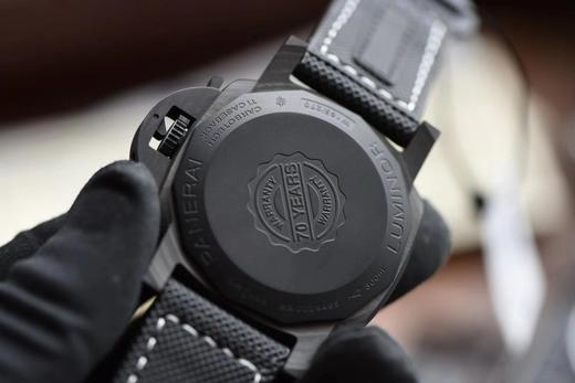 VS2020新品:PAM1118 VS沛 纳海 42MM碳纤维 正在火爆预售中！（预售期间赠送表带一副）致敬经典传奇夜光，全新夜光设计，颠覆传统，传承经典！不拘一格的创新突破，为独具个性的你而来！ 商品图9